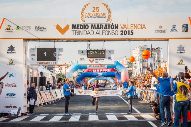 Valencia-medio-maraton-ganadora-prueba-masculina