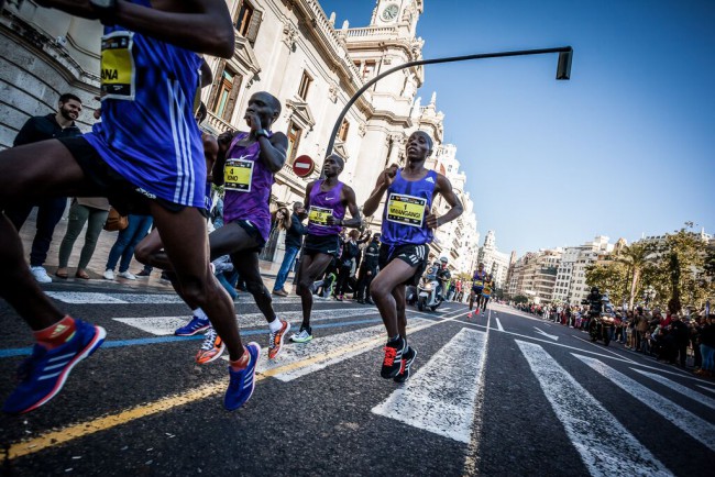 Maraton-Valencia-Trinidad-Alfonso-2015-salida-06