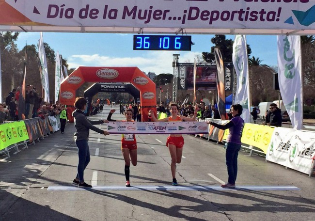 Isabel Checa se impuso en la carrera de la mujer de Valencia con 2.000 participantes