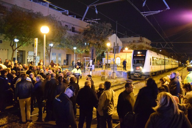 Burjassot. manifestacion soterramiento de las vías FGV