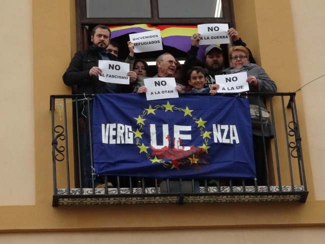 bandera ensangrentada EU refugiados