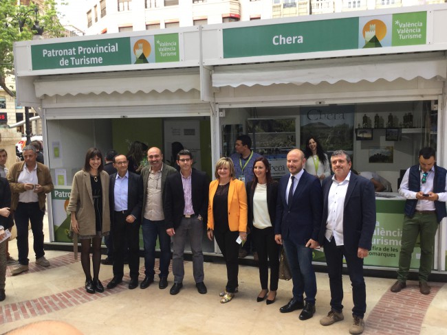 Diputados en la fira de comarques