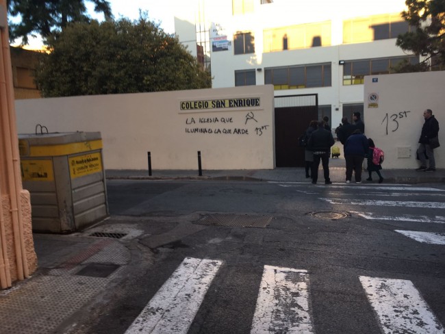 pintadas contra la iglesia Quart de Poblet