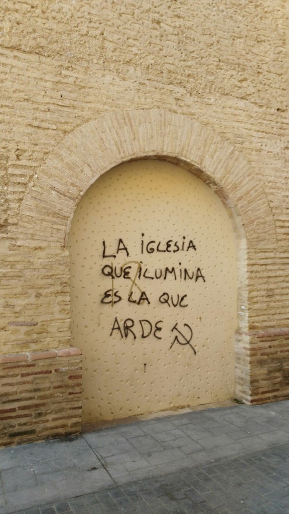 Pintadas contra iglesia Quart de Poblet