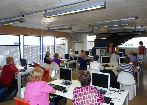 El Ayuntamiento de Quart de Poblet inicia el curso de informática básica para mayores