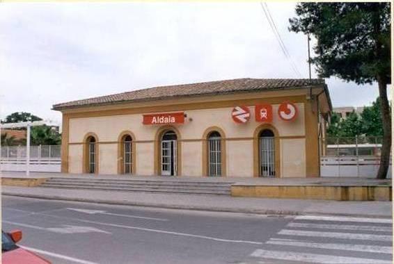estación tren aldaia