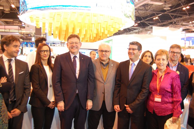 Fitur. Puig, Rodriguez, y Amigó con los alcaldes de El Puig y Puçol