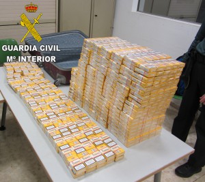 Guardia Civil. Contrabando tabaco. aeropuerto de Manises