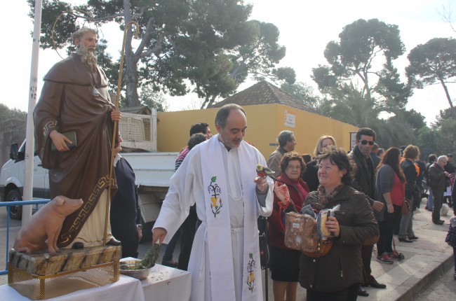 la tradicional benedicció d’animals de Sant Antoni del Porquets Sant Blai 2016