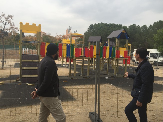 nueva zona de juegos adaptados en la granja burjassot