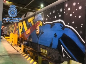 Policia Nacional. grafiti FGV Renfe