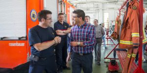 Jorge Rodríguez visita instalaciones parque de bomberos de Torrent