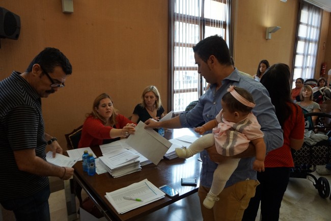 Paterna entrega los 100 primeros cheque-bebé