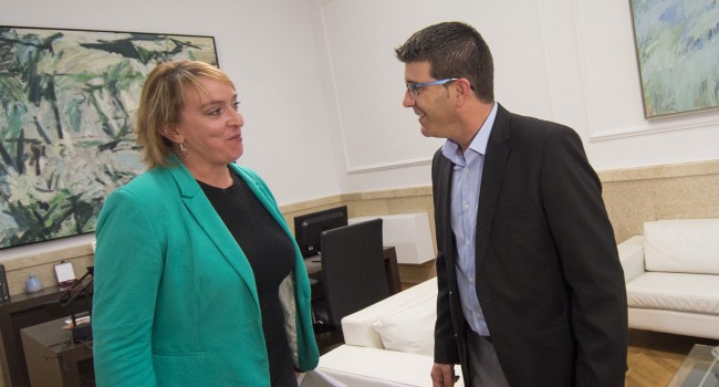 jorge-rodriguez-y-la-alcaldesa-de-benetusser