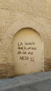 Pintadas contra iglesia Quart de Poblet