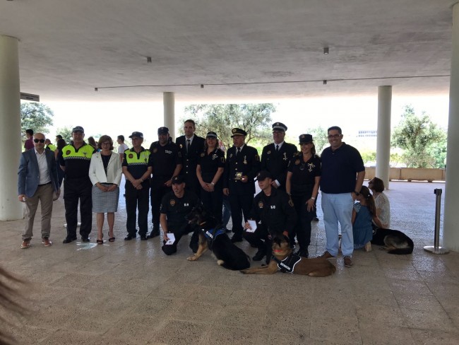 comercio Subproducto Comprensión La Policía Local de Silla y la Unidad Canina de Alaquàs, premiados por el  IVASPE
