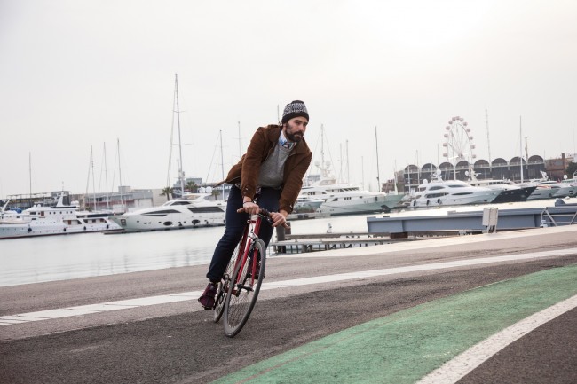 Moose diseña manillares de madera para bicicletas urbanas