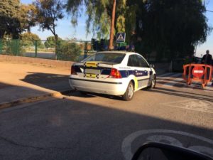 Policía Local Foios patrullando con un coche de la Policía Local de Meliana