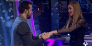 El torrentino José Manuel Villalba le pide matrimonio en directo en El Hormiguero a María Castro