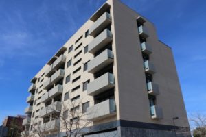 Torrent firma un convenio con Conselleria para facilitar la adquisición de viviendas del inmueble de la calle Maestro Sosa