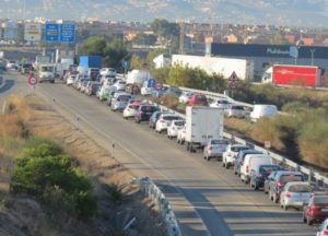 atasco accesos Fuente del Jarro