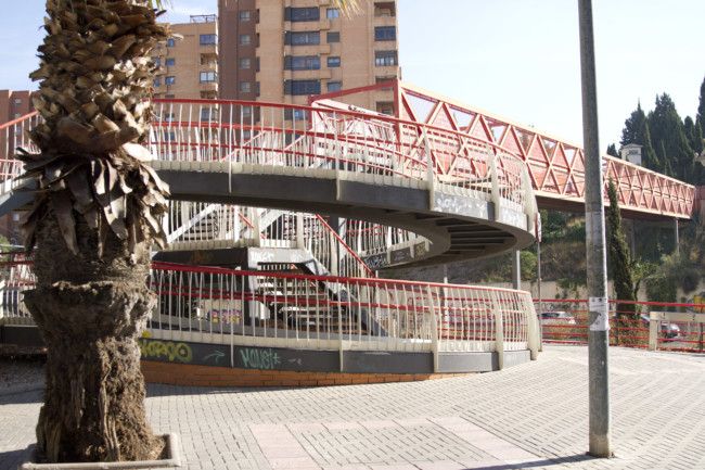 Paterna restaura la pasarela que une los barrios de Terramelar y Lloma Llarga