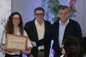 Cristina Martínez recoge el premio Mujer Atenea 2018