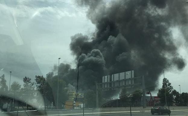 incendio-taller-quart-de-poblet.jpg