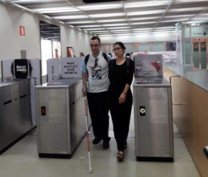 Los acompañantes de personas con gran discapacidad ya pueden viajar gratis en FGV