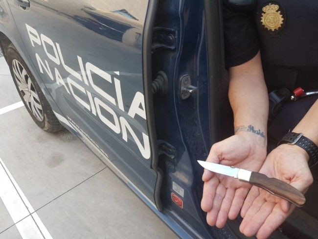 detenido malos tratos paterna arma blanca