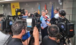 Delegado del Gobierno CV Juan Carlos Fulgencio atendiendo a los medios