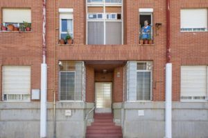 Vivienda adjudica 750 viviendas públicas a familias en riesgo de exclusión social