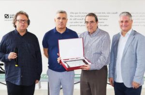Entrega de la placa a José Antonio Coello