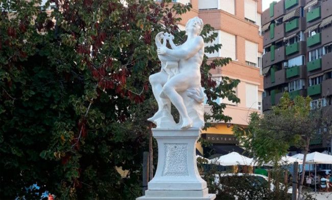 Se instalan en Patraix las esculturas de Ponzanelli reivindicadas por el vecindario