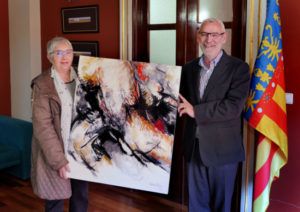 Aurora Valero dona cuadro Ayuntamiento de Alboraya
