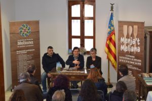 Menjat Meliana Presentación