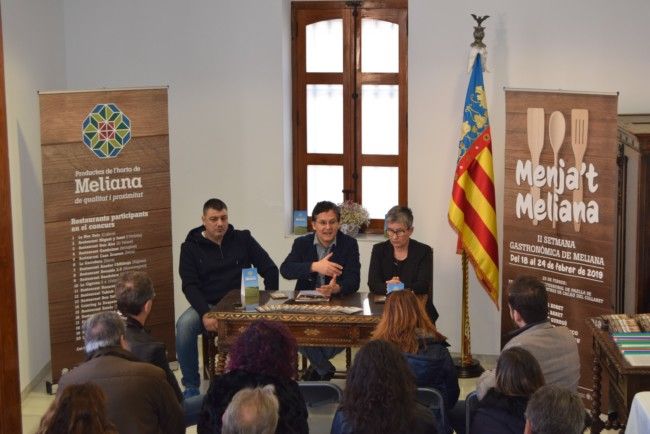 Menjat Meliana Presentación