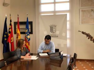 El Alcalde J.A.Sagredo y la concejala Eva Pérez