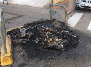 Albal quema contenedores