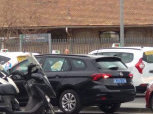 Un VTC circulando por Valencia