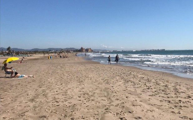 Muere ahogada una mujer de 70 años en la playa de La Patacona