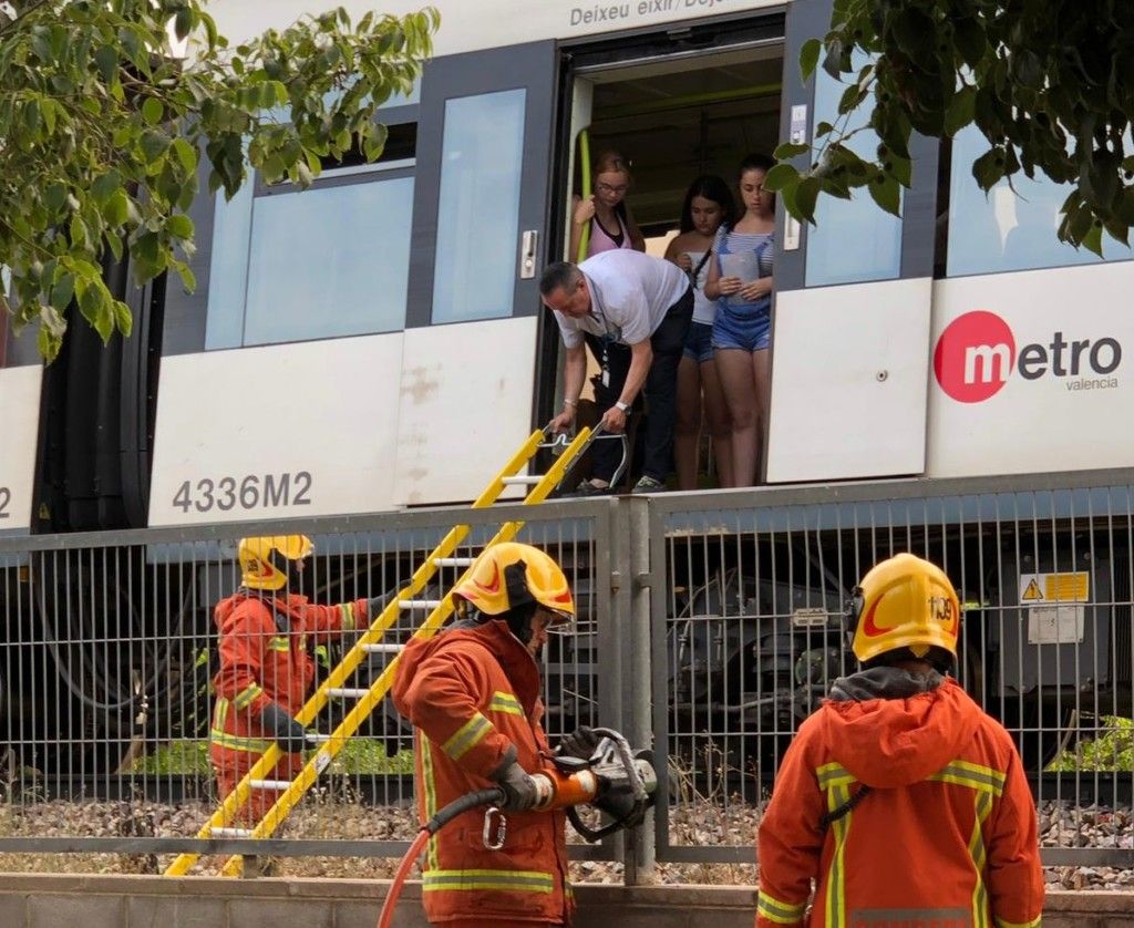 Interrumpido el servicio de la Línea 3 de Metrovalencia entre Albalat y Rafelbunyol por una avería Interrumpido el servicio de la Línea 3 de Metrovalencia entre Albalat y Rafelbunyol por una avería