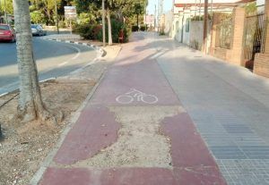 Torrent carril bici mal estado