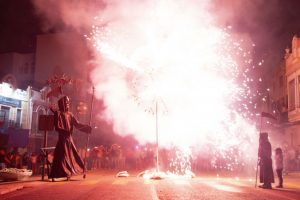 Nit d'espurnes amb el Correfoc dels Dimonis de la Dalla de Picassent