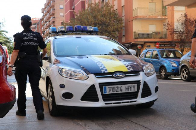 Juzgan a un hombre en València acusado de intentar matar a otro con una navaja