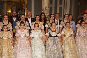 Falleras Mayor de Valencia y Corte de Honor