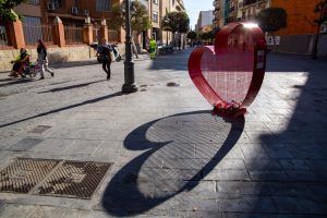 Contendores de Corazón para tapones solidarios en Mislata