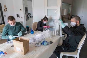 Picassent confeccio mascaretes