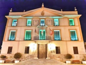 ayuntamiento Paterna iluminado contra el coronavirus