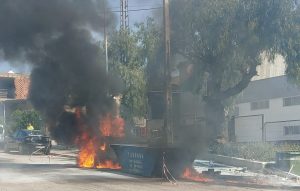 incendio calle Cartagena polígono Fuente del Jarro en Paterna